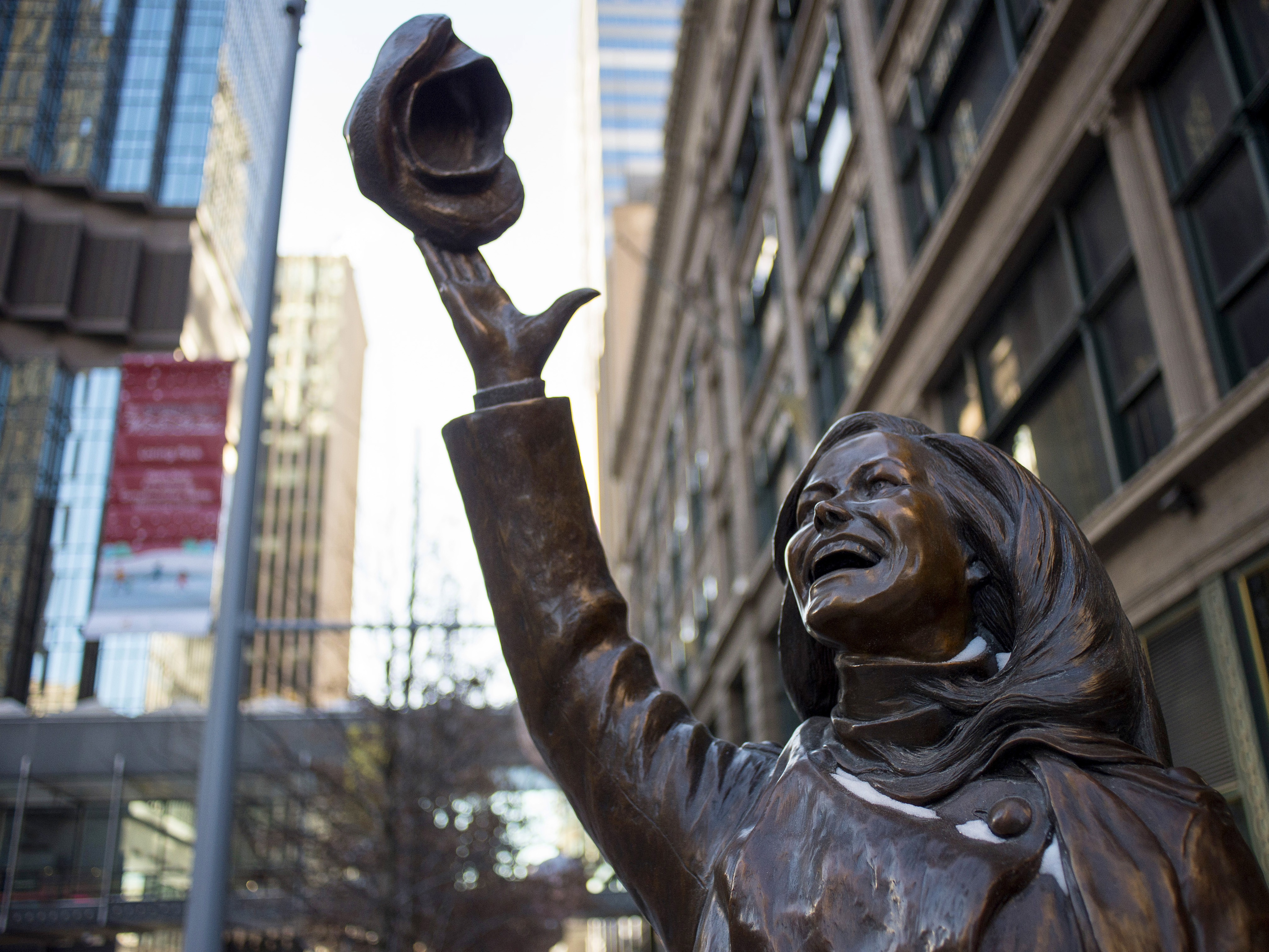 Mary Tyler Moore statue in Minneapolis