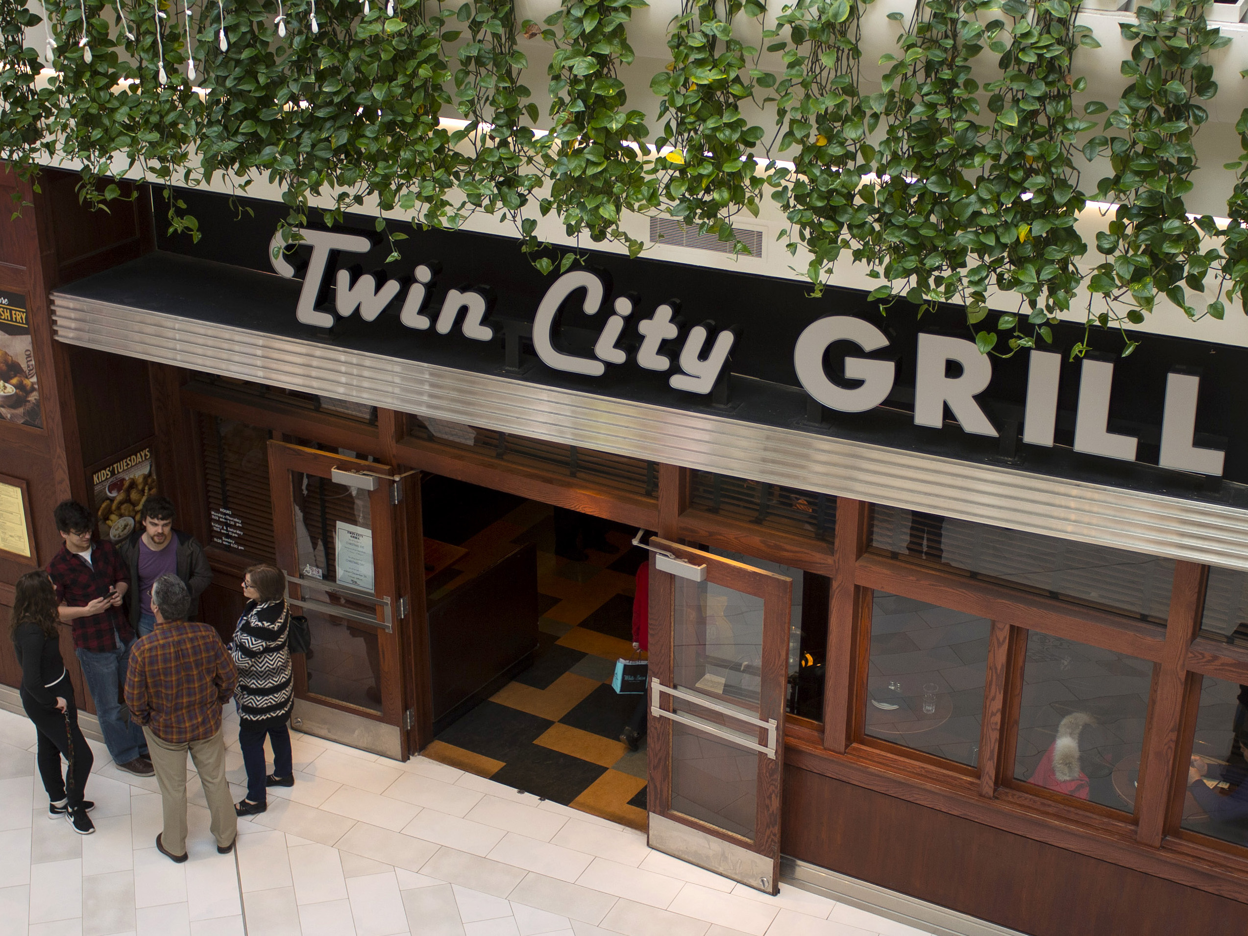 Twin City Grill sign